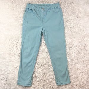 CHICO’S Women’s So Slimming Girlfriend Crop Mint Blue Denim Jeans 8 Regular (1R)